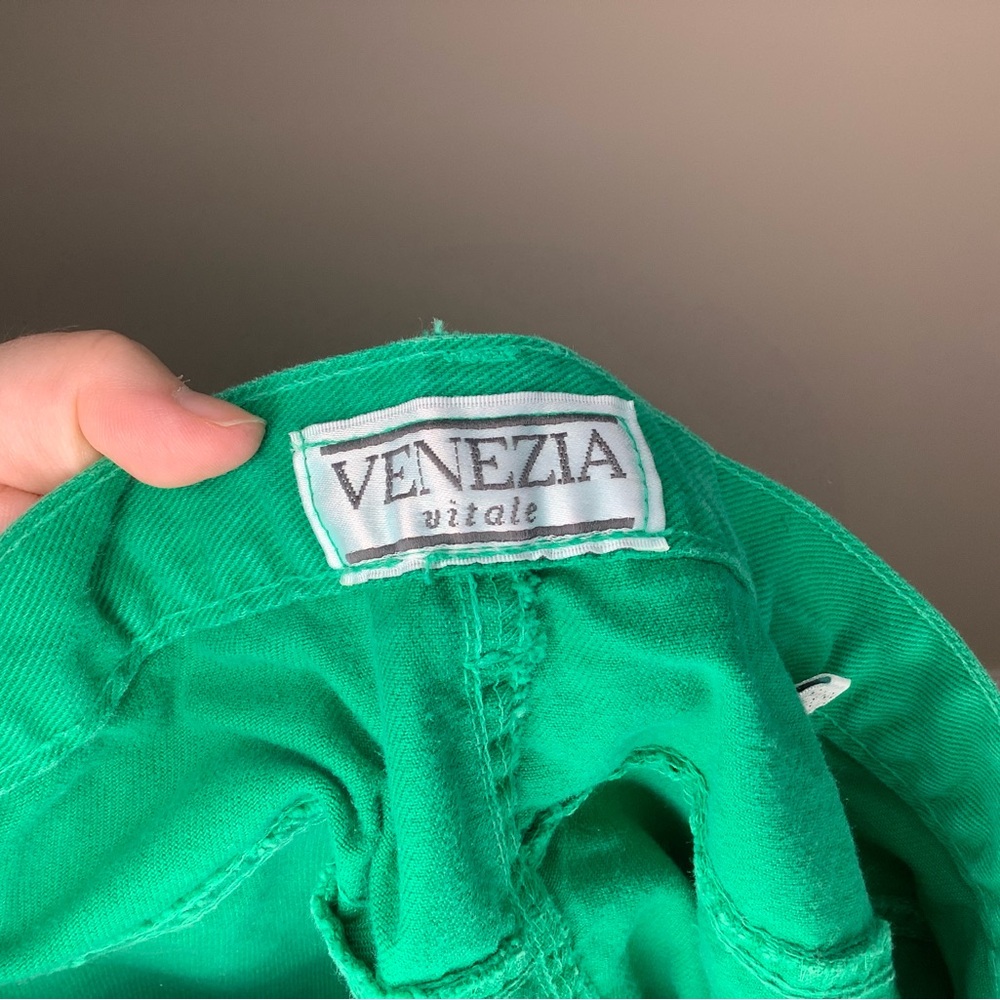 < Vintage Venezia Green Denim High Waisted Plus Size Shorts > - Picture 3 of 4